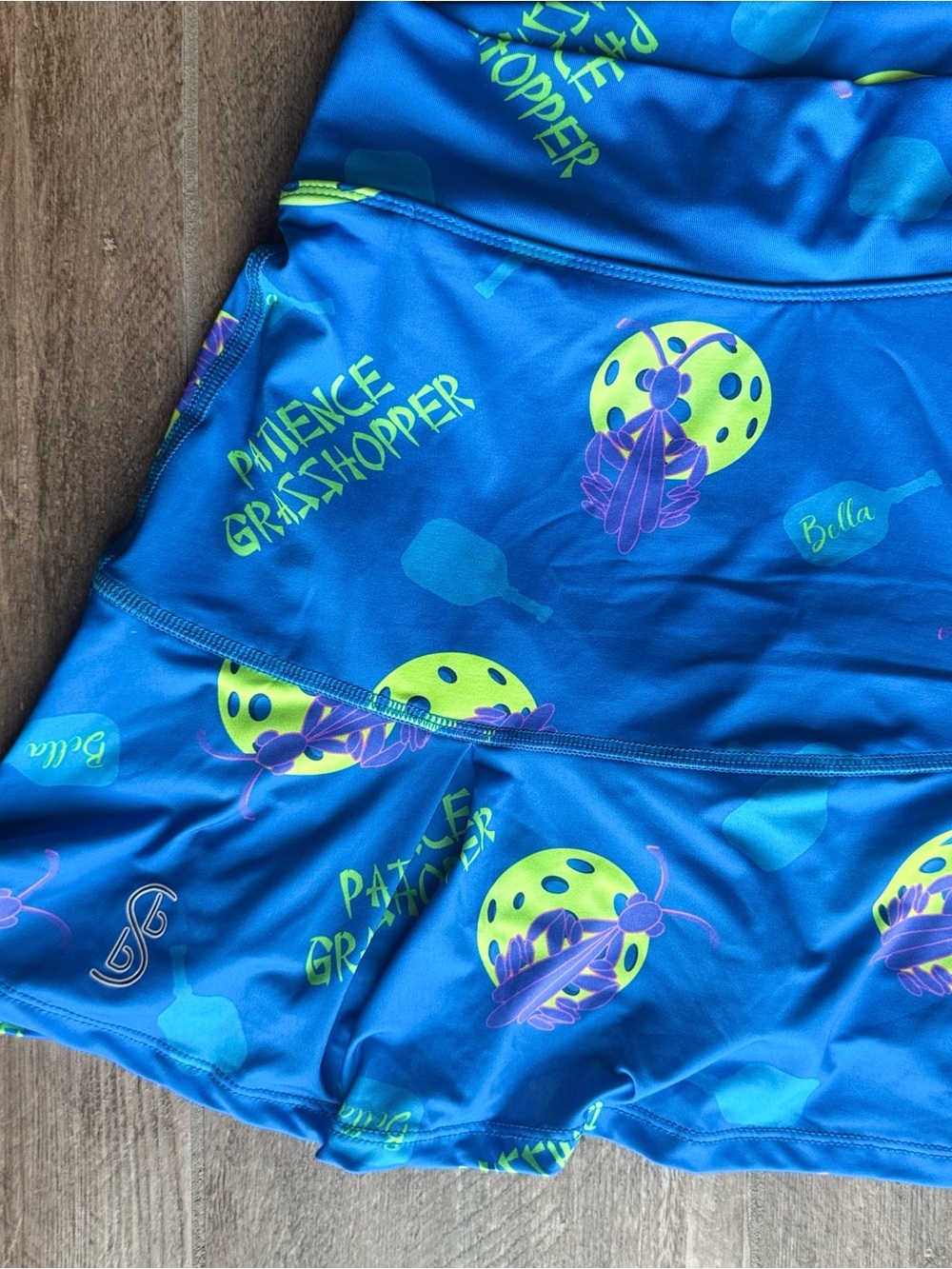 Bella Bella Sports Pickleball Kick Pleat Skort Grasshopper Print NWT M - Picture 3 of 14